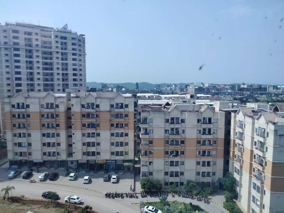 Elegantly Furnished 2 Bed Apartment. Vacation rental in Islamabad
