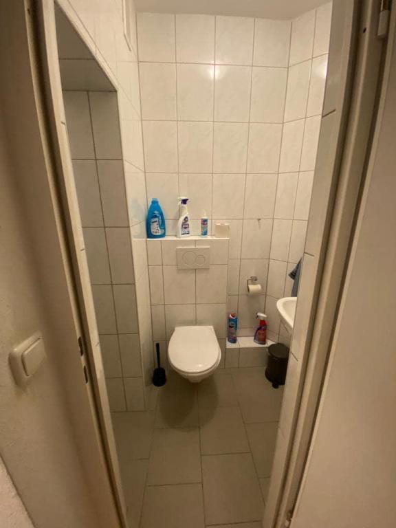 Komplette gemütliche Wohnung mit Küche Apartment in Frankfurt