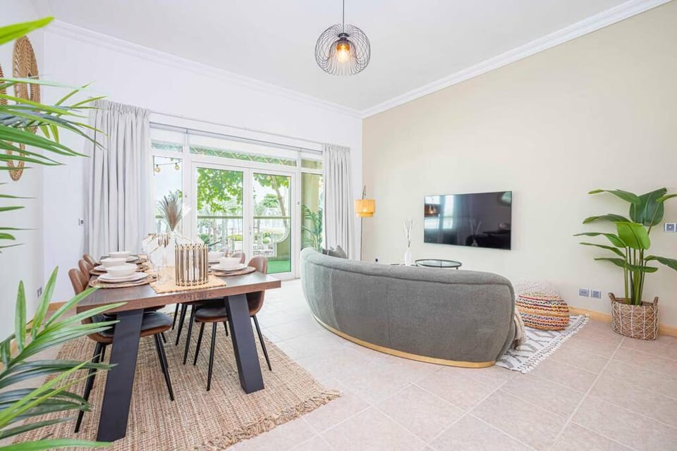 Palm Jumeirah 2 Br M Full Sea And Beach View Apartment in Dubai