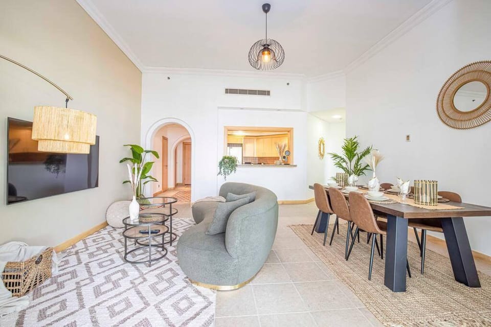 Palm Jumeirah 2 Br M Full Sea And Beach View Apartment in Dubai