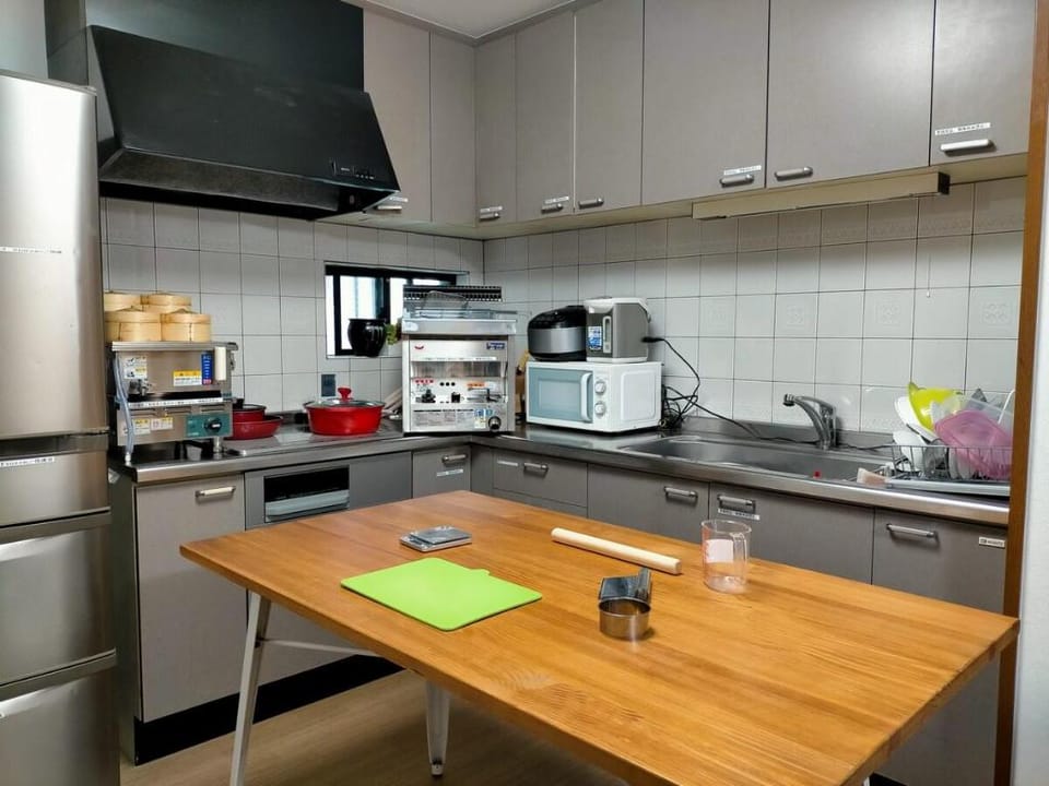 OSAKA Enjoyable House with Original Stone Oven Barbecue Grill Vacation rental in Osaka
