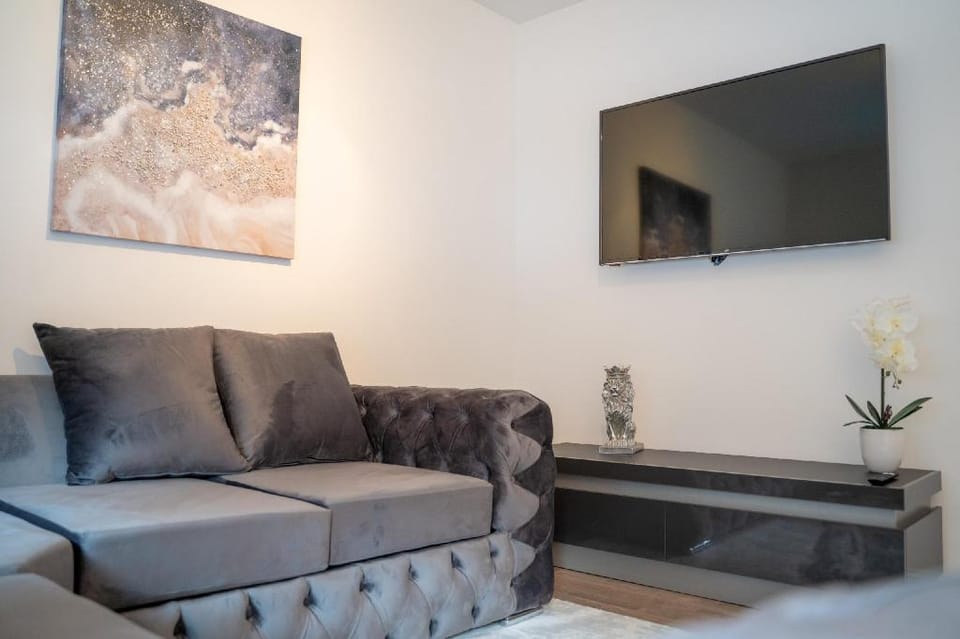 Pavlova House - SJA Stays - Modern 2 Bed Apartment Apartment in Aberdeen