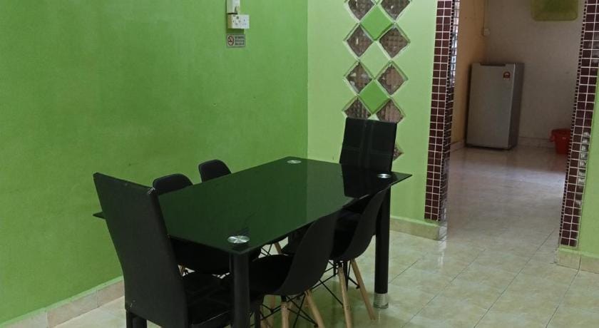 Ali Homestay Desa Permai Bukit Kuang   Vacation rental in Terengganu, Malaysia