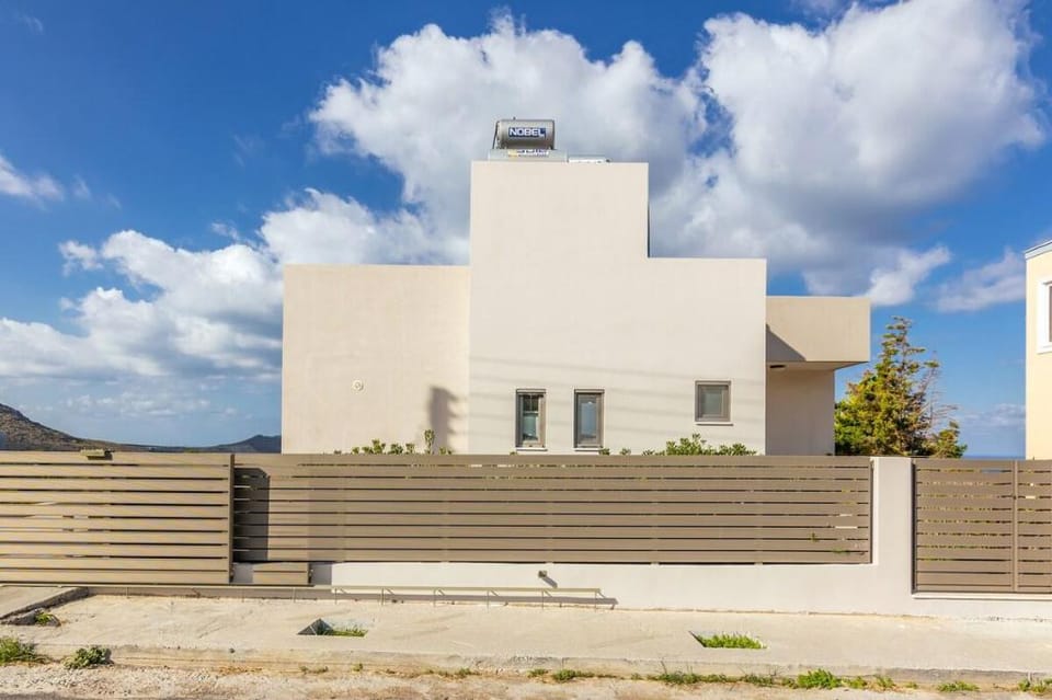 Stunning View 3-bedroom Villa with private parking Villa in Crete