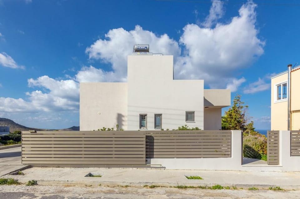 Stunning View 3-bedroom Villa with private parking Villa in Crete