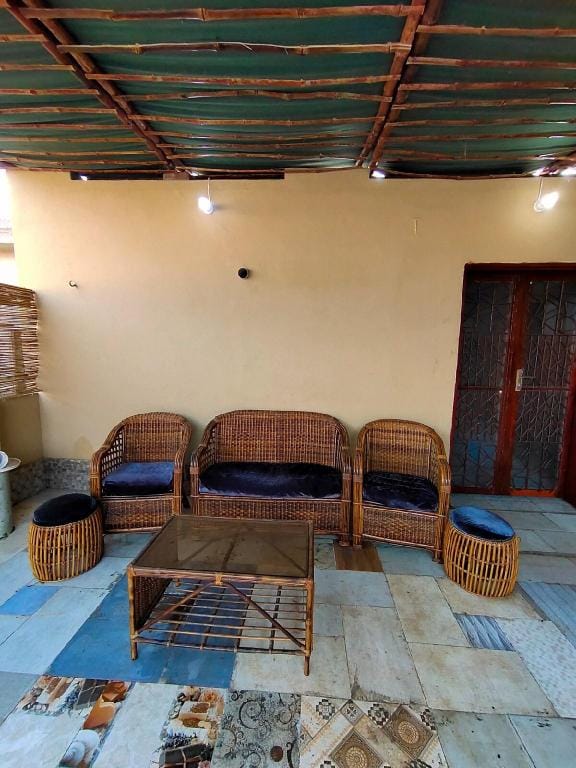 Valencia Town 2-BedRoom Studio Like home brandnew! Vacation rental in Lahore