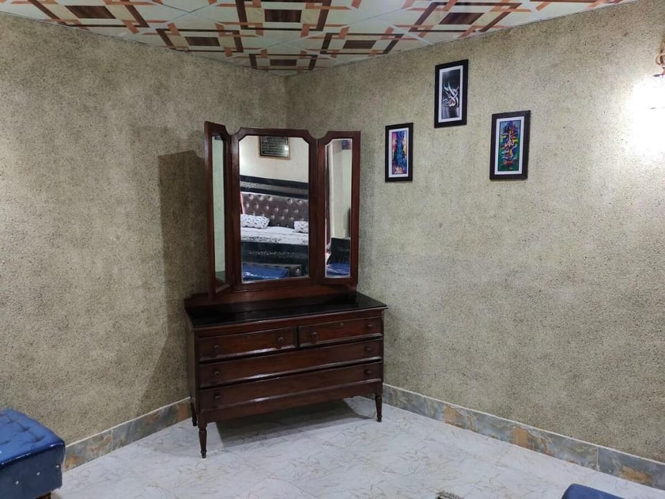 Valencia Town 2-BedRoom Studio Like home brandnew! Vacation rental in Lahore