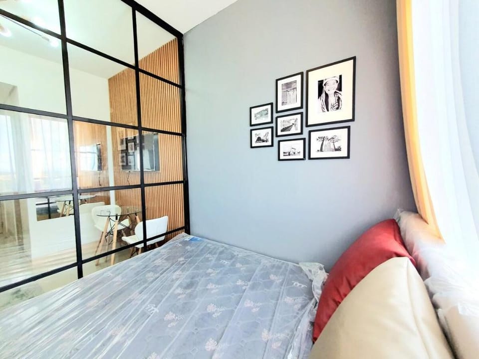 Green 2 Res Scandi-Industrial Hotel Type Interior Apartment in Calabarzon