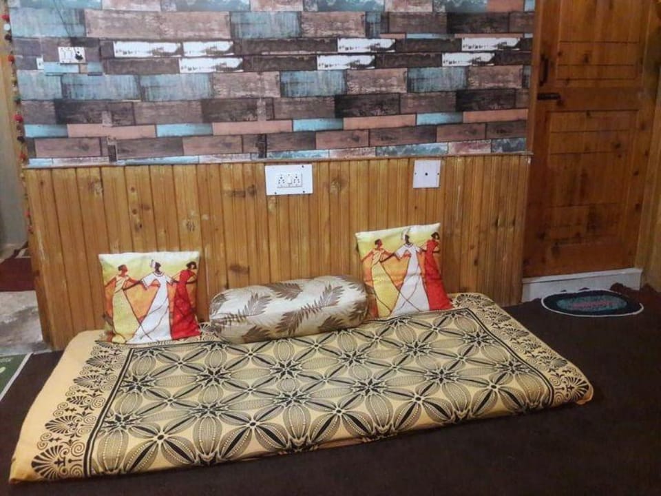 Private studio - Home with Kitchen@Manali Apartment in Manali