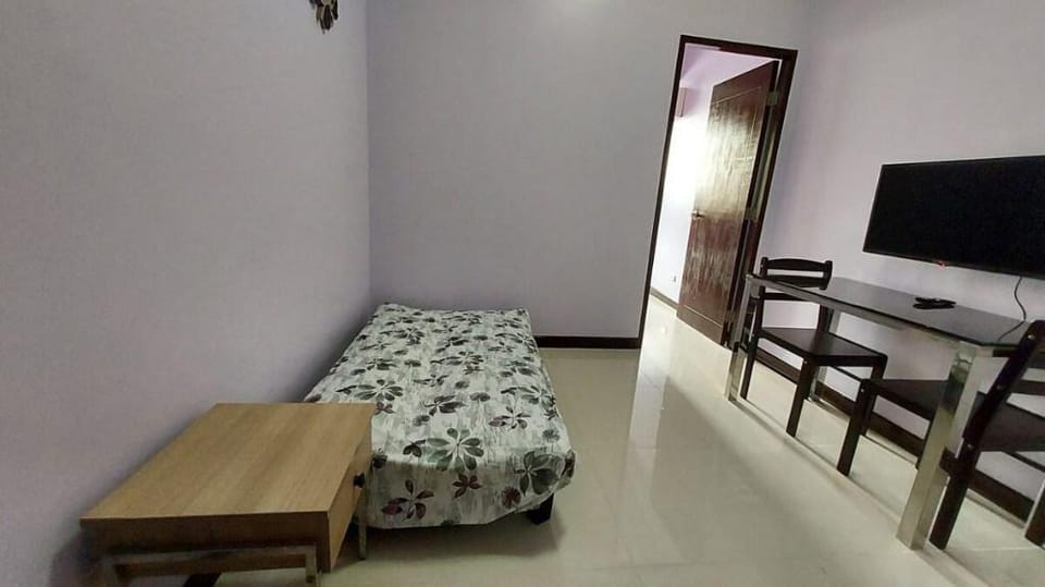 Furnished Manila Bay View x2 unit - next door only Apartment in Manila City