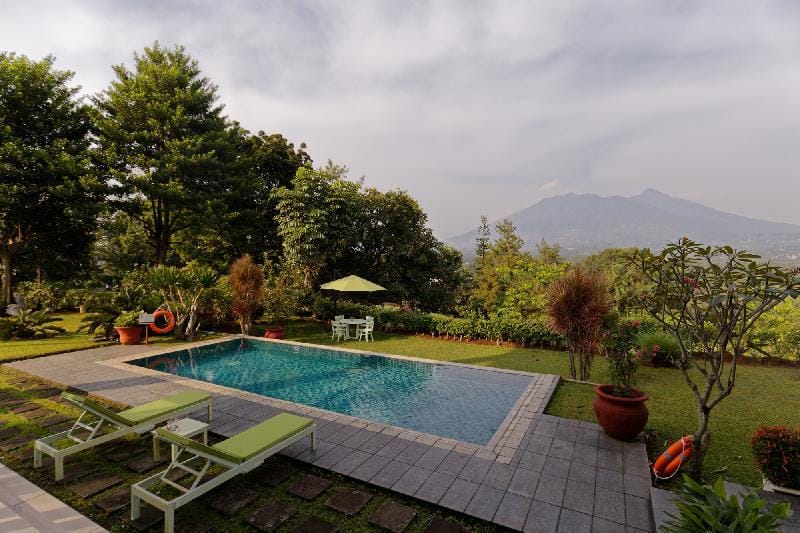 Rumah Kaca Plataran Villa in West Java