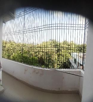 Green View Apaprtment with car parking Apartment in Varanasi