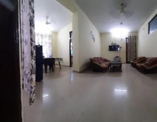 Green View Apaprtment with car parking Apartment in Varanasi