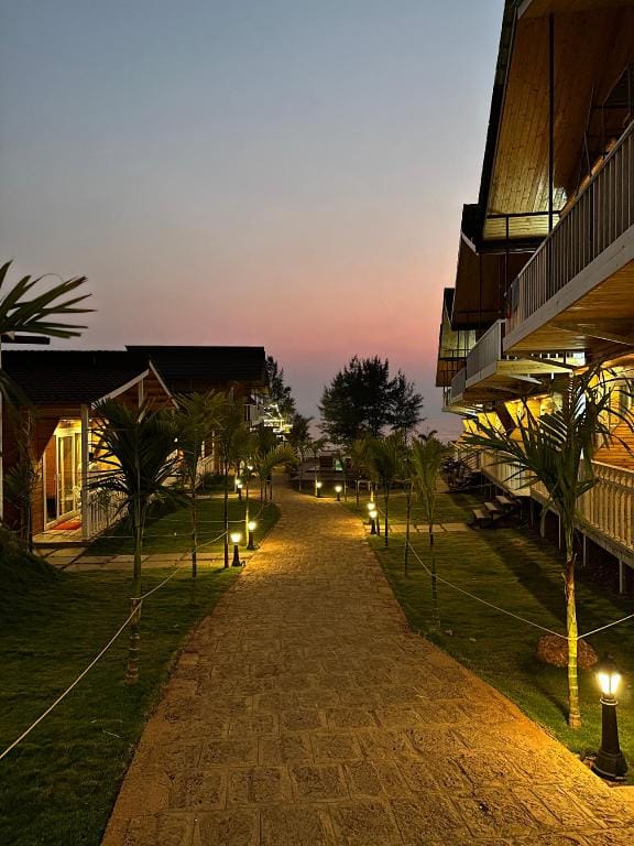 Dallas Beach Resort Hotel in Goa, India