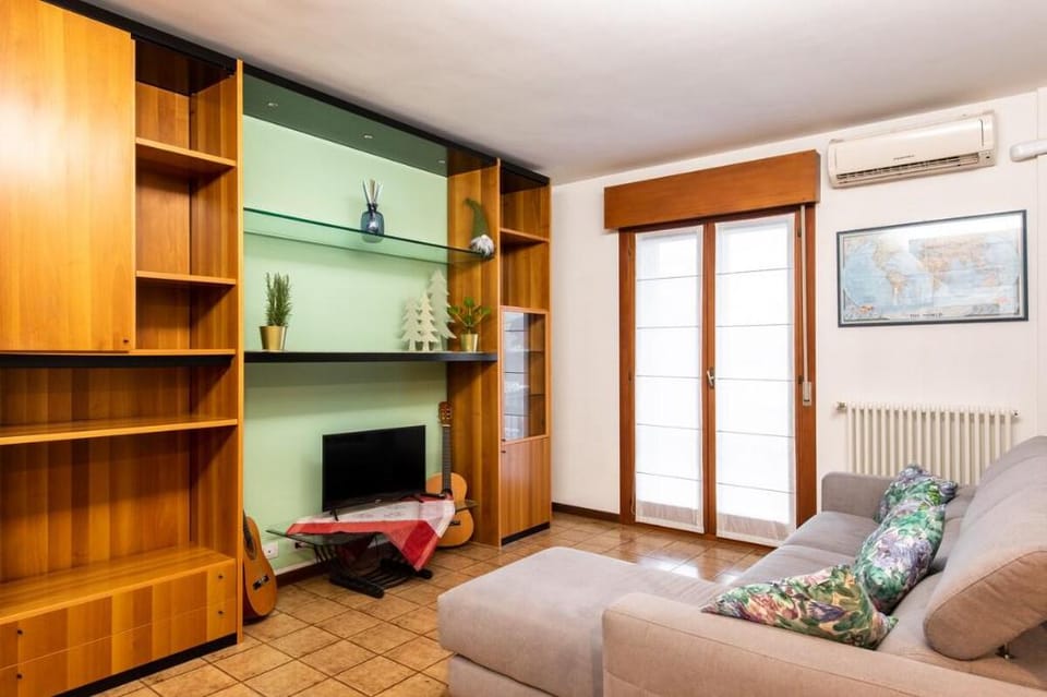 ELEGANT APARTMENT 3KM FROM ARENA Apartment in Verona