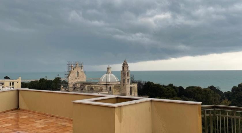 Fico sky apartment Apartment in Trani