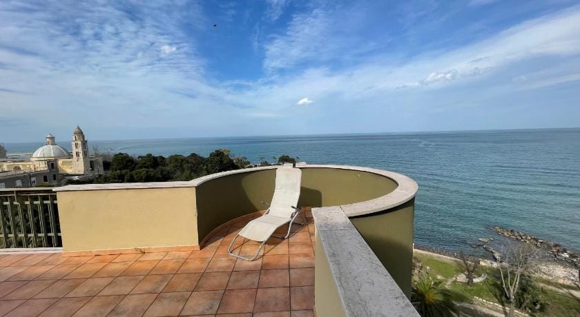 Fico sky apartment Apartment in Trani