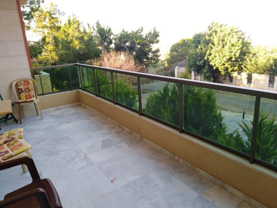 debbieh radar street facing villa mansour Vacation rental in Africa