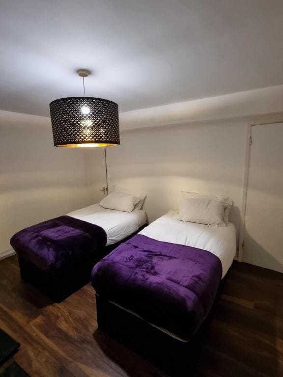 Cosy 3 bed Apt/contractors/families/free parking Apartment in Birmingham