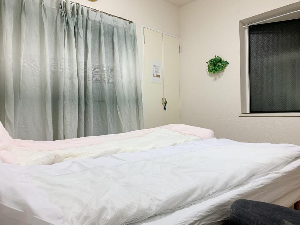 Nishi Shinjuku Subway Station, 5-minute walk, High-Speed Unlimited Internet, Good Sunlight, Room 211 Vacation rental in Shibuya