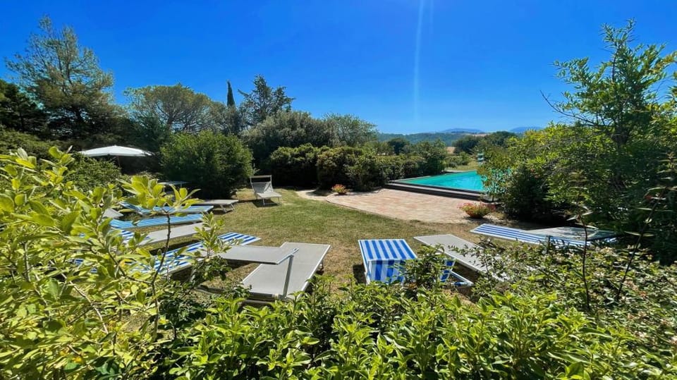Exclusive pool - wondrous views - biological Gardens - pool house - 11 guests Vacation rental in Umbria