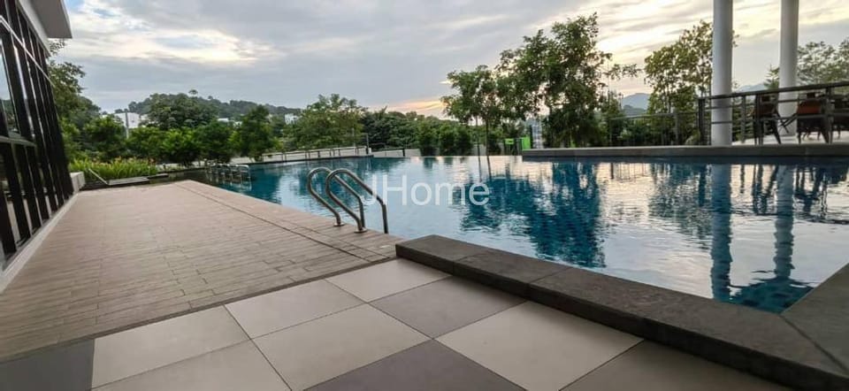 Penang Airport 1 Bedroom Executive Suite M-Vista Apartment in Bayan Lepas