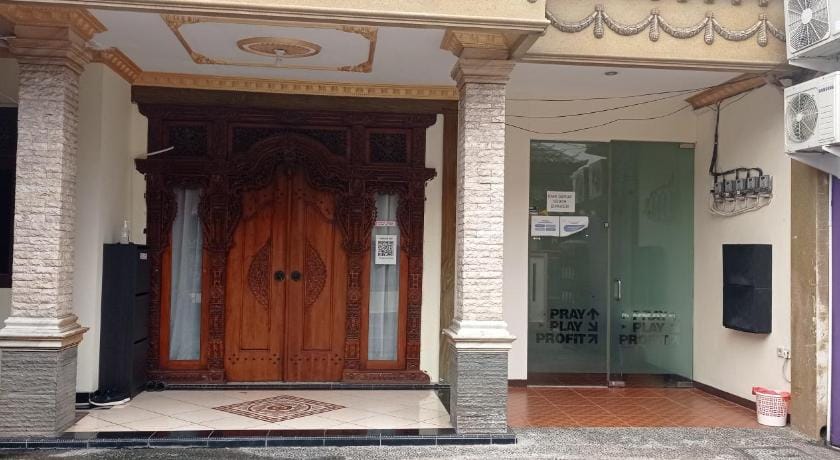 Cozy To Stay Tebet Hotel in South Jakarta City