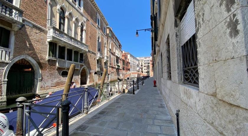 LN HOMES VENICE  - San Marco Canal view Apartment in Venice