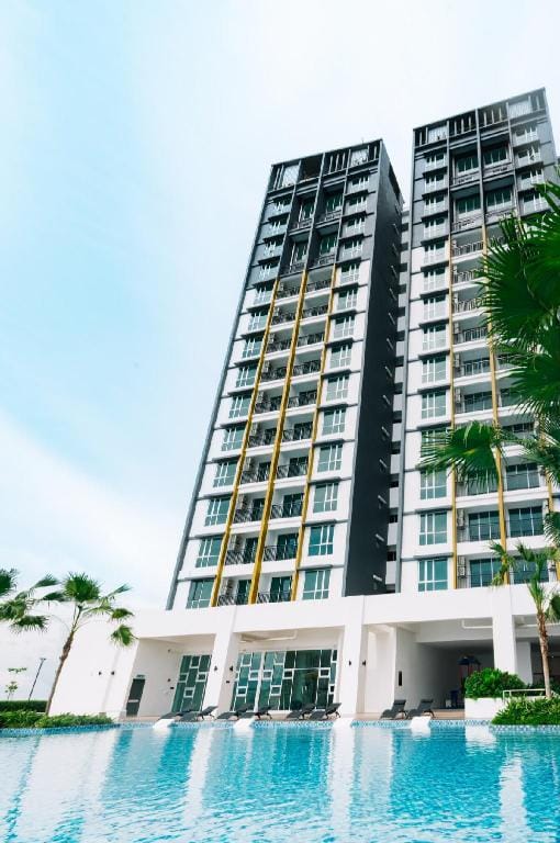 Awesome Pool Modern Cozy 3RoomSuite@METROPOL PERDA Apartment in Penang