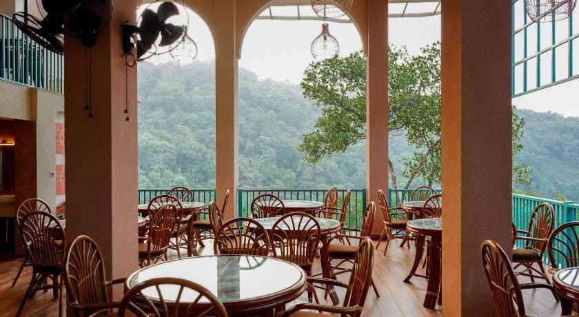 Mount Stratus Resort Hotel in Kerala
