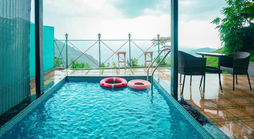 Mount Stratus Resort Hotel in Kerala