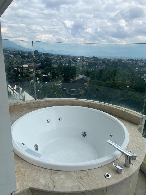Art Deco Private Jacuzzi Suite Apartment in Bandung