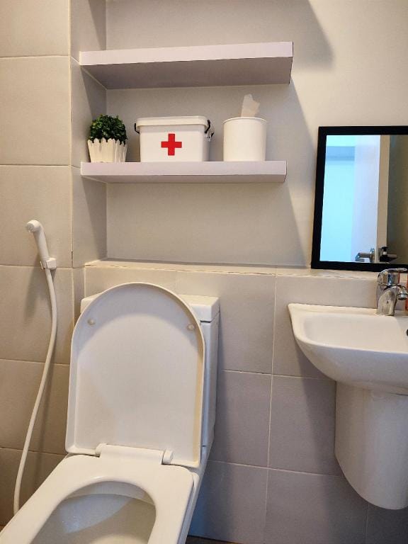 Casa Luna (Studio unit near ADMU, Miriam and LRT) Apartment in Quezon City