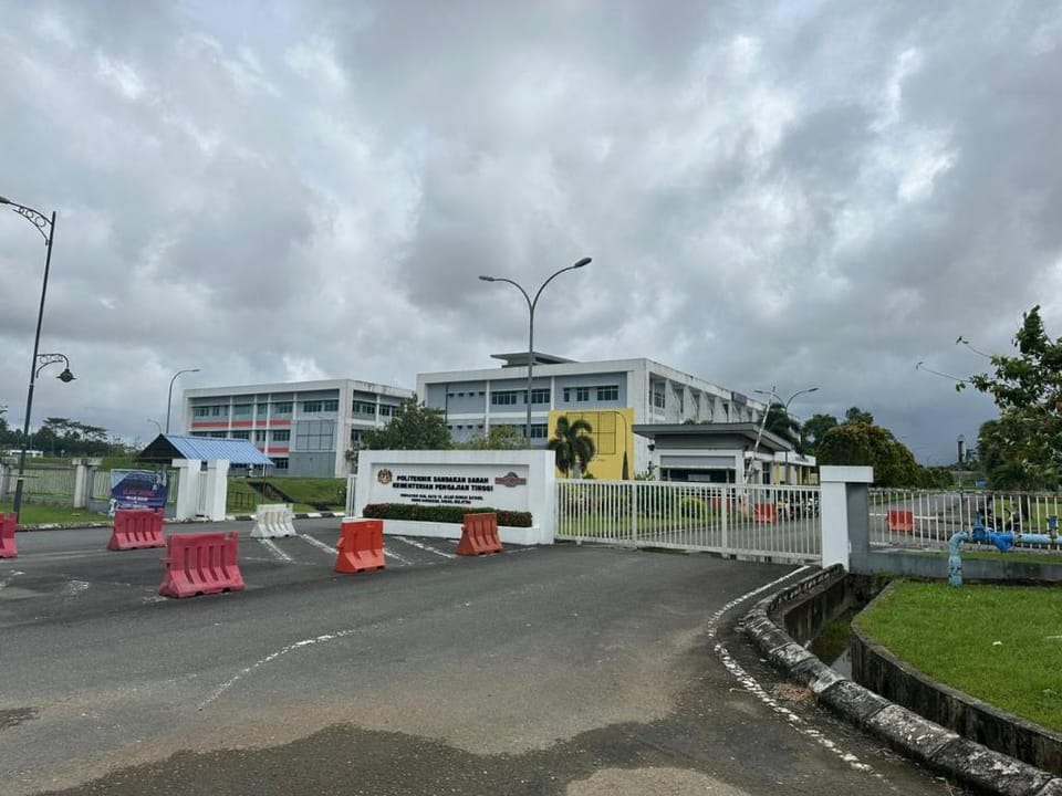 HOMESTAY MAISARAH, TAMAN VILA VISTA Villa in Sabah