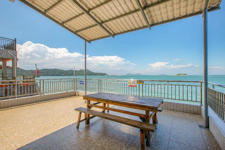 A双月湾一线海景整栋七房别墅民宿 Vacation rental in Guangdong