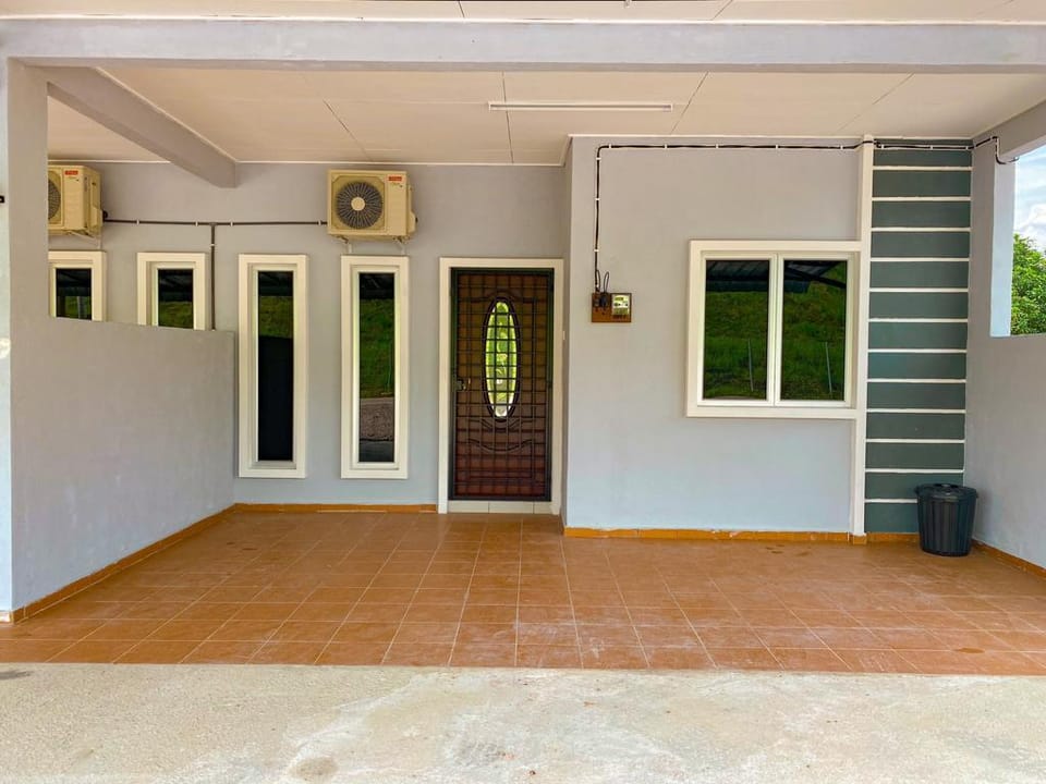 D'balora Homestay (E)  Vacation rental in Johor