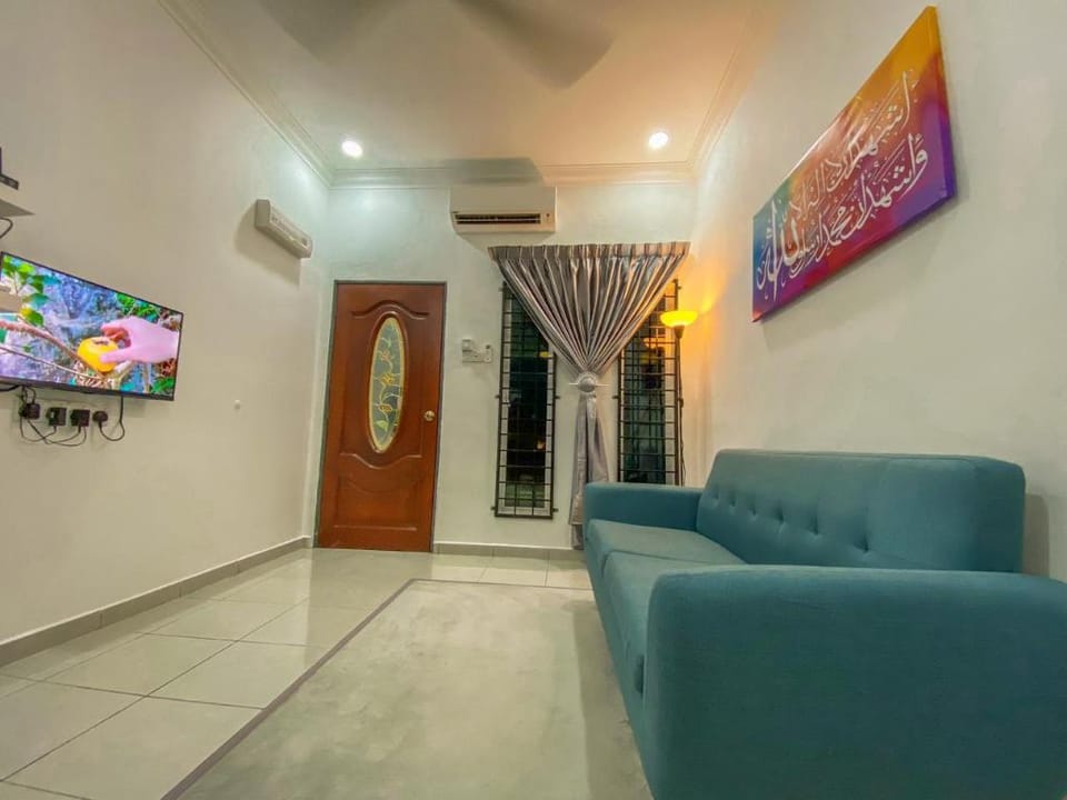 D'balora Homestay (E)  Vacation rental in Johor