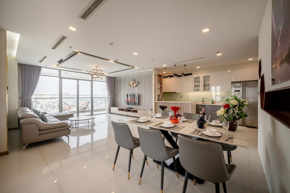 FREE AIRPORT PICKUP❤️4 BEDROOM LUXURY RIVER VIEW❤️ Apartment in Ho Chi Minh City