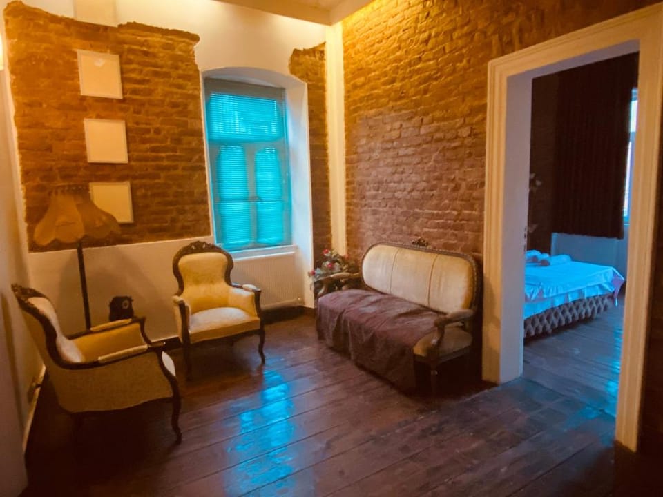 Historical@High Ceiling@Hearth of Old City Taksim Apartment in Istanbul