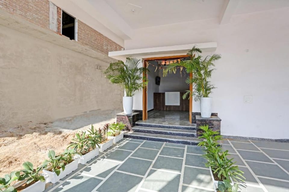Collection O The Royal Fern Hotel in Gurugram