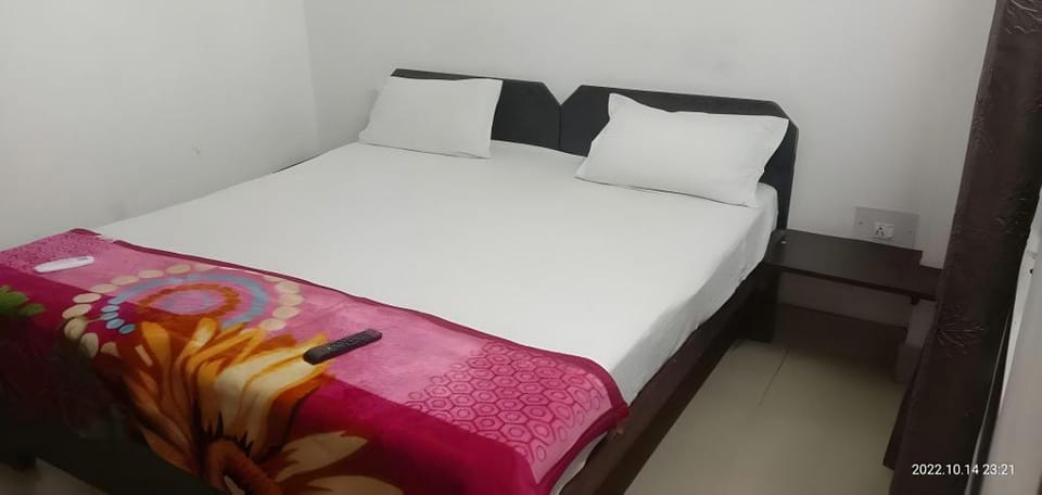 OYO Alibaba Guest House Hotel in Varanasi