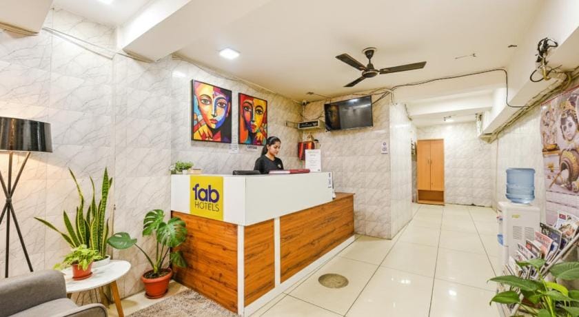 Via Santosh Residency Hotel in Delhi
