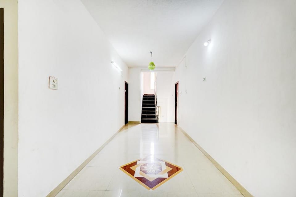 Super Hotel O Kelambakkam Bus Terminal Formerly Guna Residency Hotel in Tamil Nadu