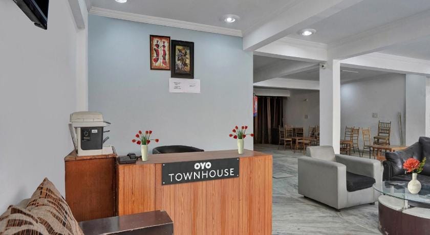 Collection O Samira Residency Near Botanic Garden Of Indian Republic Hotel in Noida