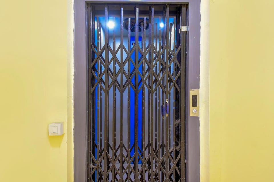 Hotel O by OYO Asha Inn Hotel in Kolkata