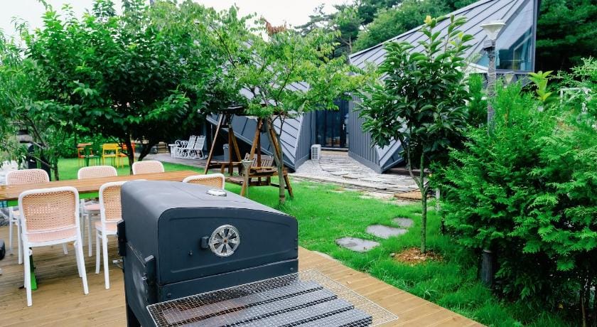 Hongseong Neulbo Pension Bed and Breakfast in South Korea