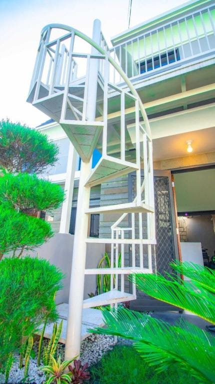 Villa Cendana Syariah | Private Pool | Rooftop Vacation rental in Batu