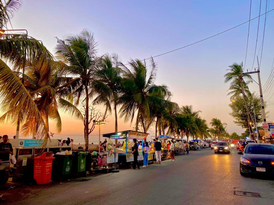 The Sunset Bangsaen Superior Seaview Apartment in Chon Buri Changwat