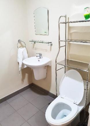 ONE BEDROOM CONDO UNIT @ AYALA CENTRIO, W/ PARKING Apartment in Cagayan de Oro