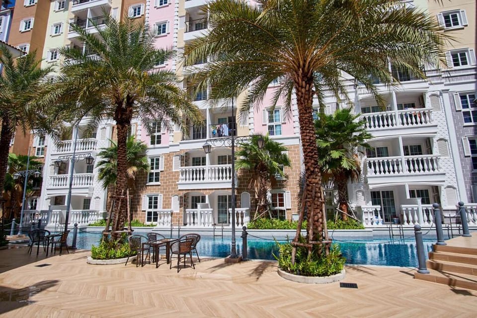 SEVEN SEAS CONDO - Pool Access Room Apartment in Pattaya City